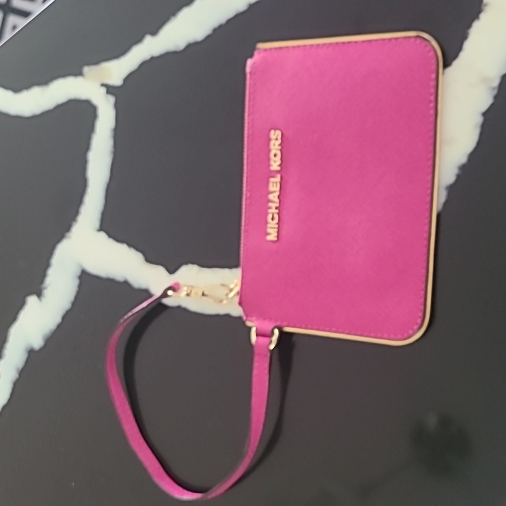 Michael Kors wristlet